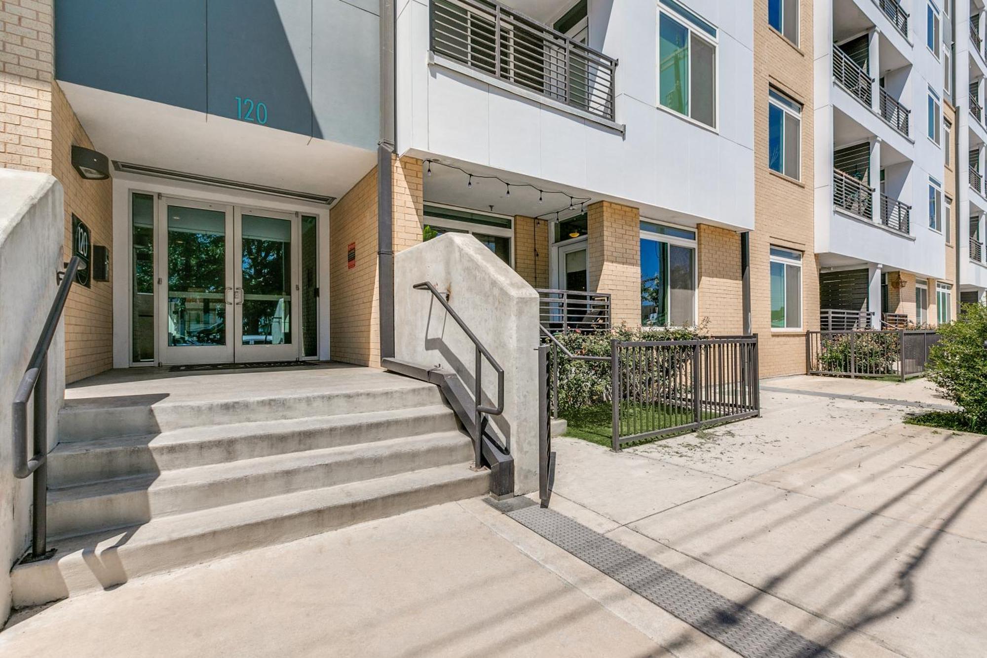 Lush Downtown Condo On Riverwalk W King Ste, Free Parking, Pet Friendly, Centrally Located On Riverwalk San Antonio Luaran gambar