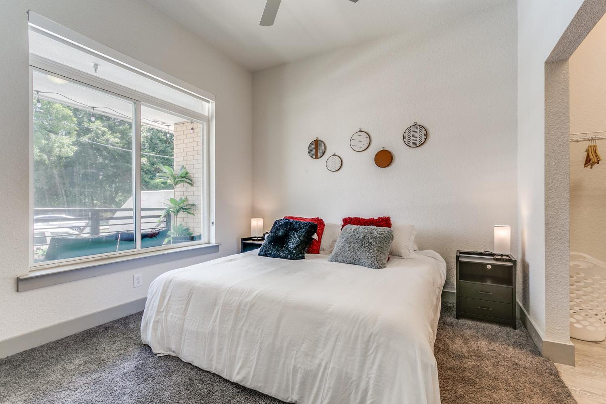 Lush Downtown Condo On Riverwalk W King Ste, Free Parking, Pet Friendly, Centrally Located On Riverwalk San Antonio Luaran gambar